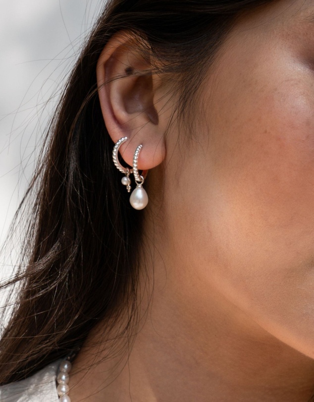 Dower & Hall - Women's Timeless Oval Pearl Charm Hoops In Sterling Silver