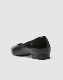 Wide Steps - Dame