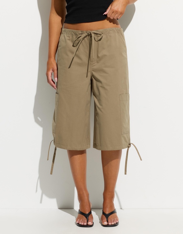 Dazie - Sofia Low Rise Cargo Shorts