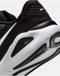 Nike - Structure 26 - Men's