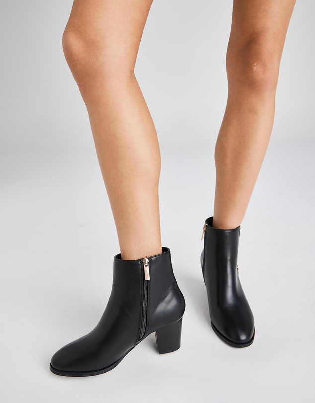 Novo - Dour Ankle Boots