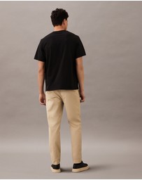 Calvin Klein - Graphic Logo T-Shirt