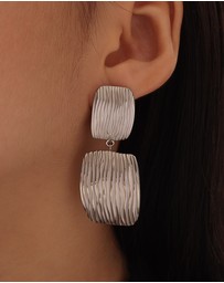 Zoe Olivia - Waterproof Ribbed Statement Stud Earrings