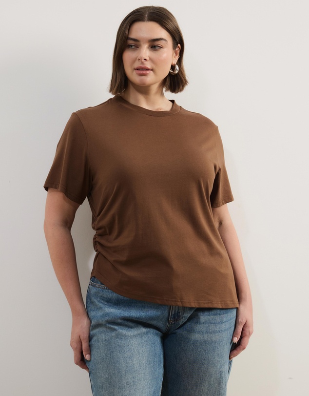 Atmos&Here Curvy - Emi Asymmetric Hem T-Shirt