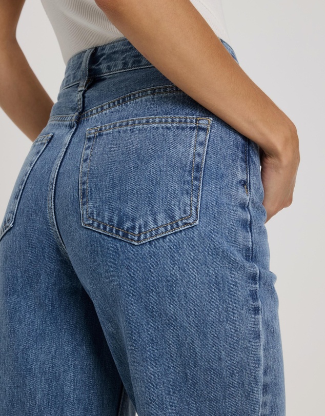 Atmos&Here - Mary Mid Rise Straight Leg Jeans