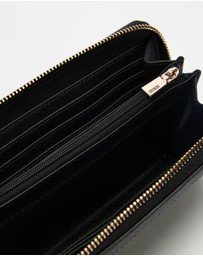 GUESS - Lucci Sling Large Zip Around