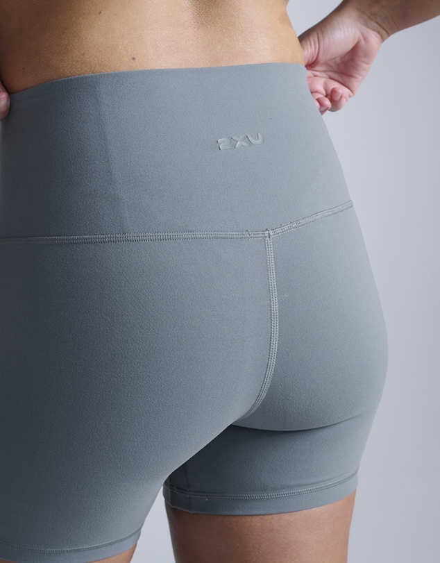 2XU - Fluid Hi-Rise 5 Inch Shorts