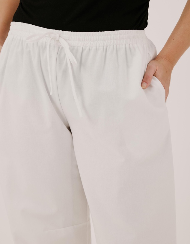Atmos&Here Curvy - Clara Linen Blend Barrel Leg Pants