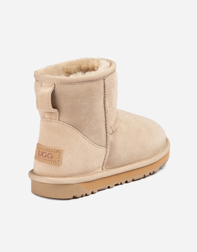 Ozwear Connection Uggs - Ugg Classic Mini Boots (Water Resistant)
