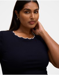 Forever New Curve - Rebecca Curve Scallop Trim T-shirt