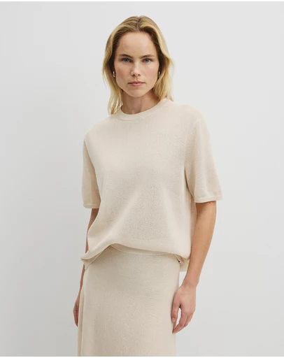 Country Road - Fine Mesh Knit T-shirt
