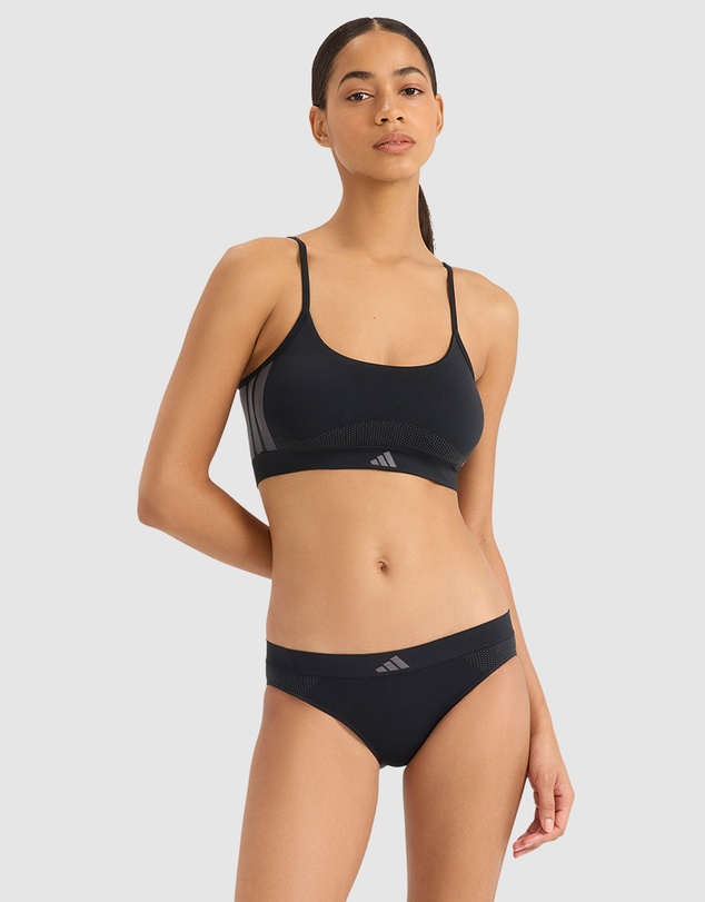adidas Sportswear - Active Micro Stretch Seamless Padded Bralette