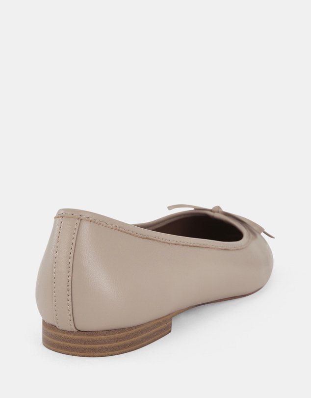 Miss Sofie - Layton Flats