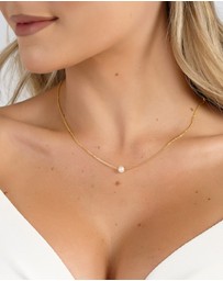 Izoa - Delicate Freshwater Pearl Necklace