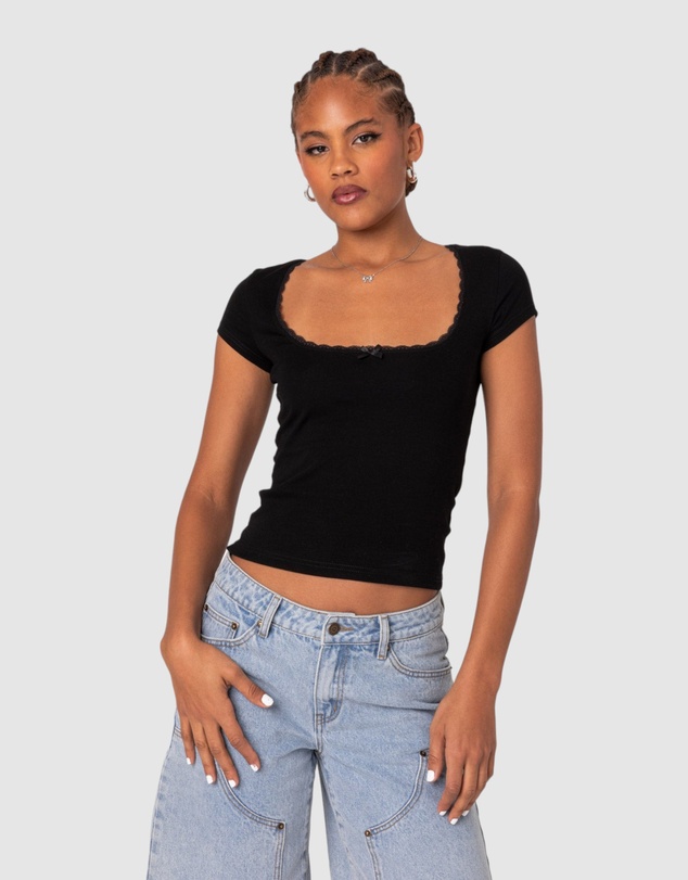EDIKTED - Priscilla Lace Trim T Shirt