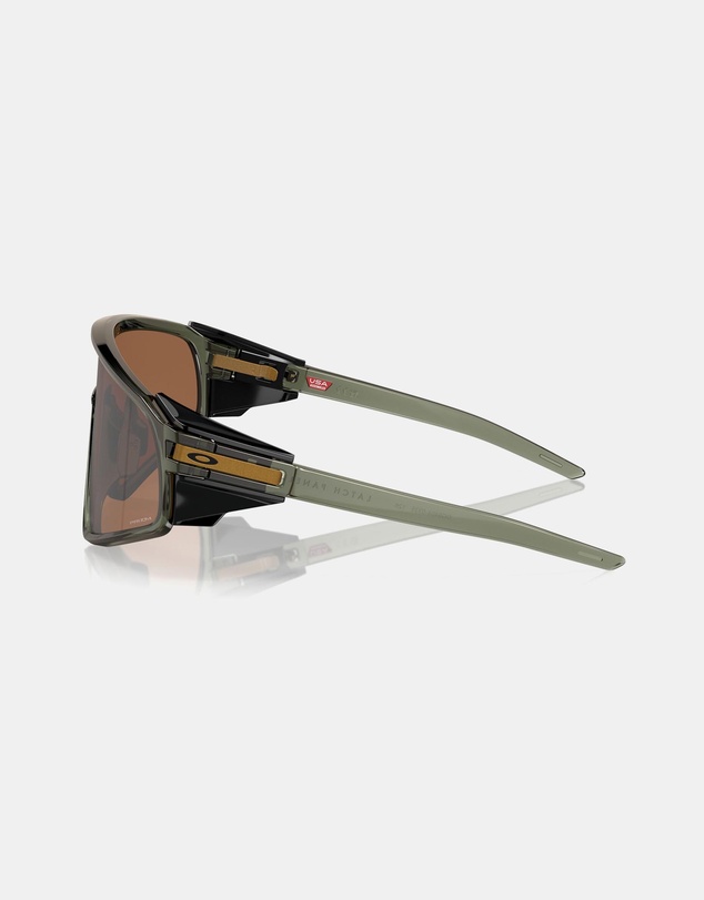 Oakley - Latch Panel