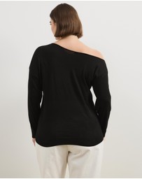Atmos&Here Curvy - Della Off Shoulder Fine Knit Top