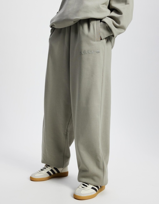 adidas Originals - Essentials Linear Oversized Jogger Pants