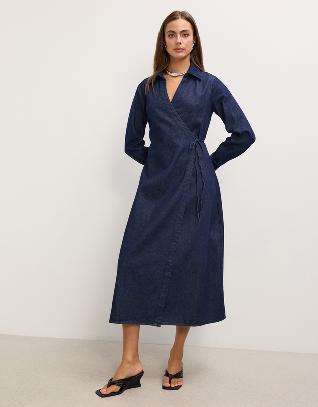 The Fated - Twila Chambray Midi Dress