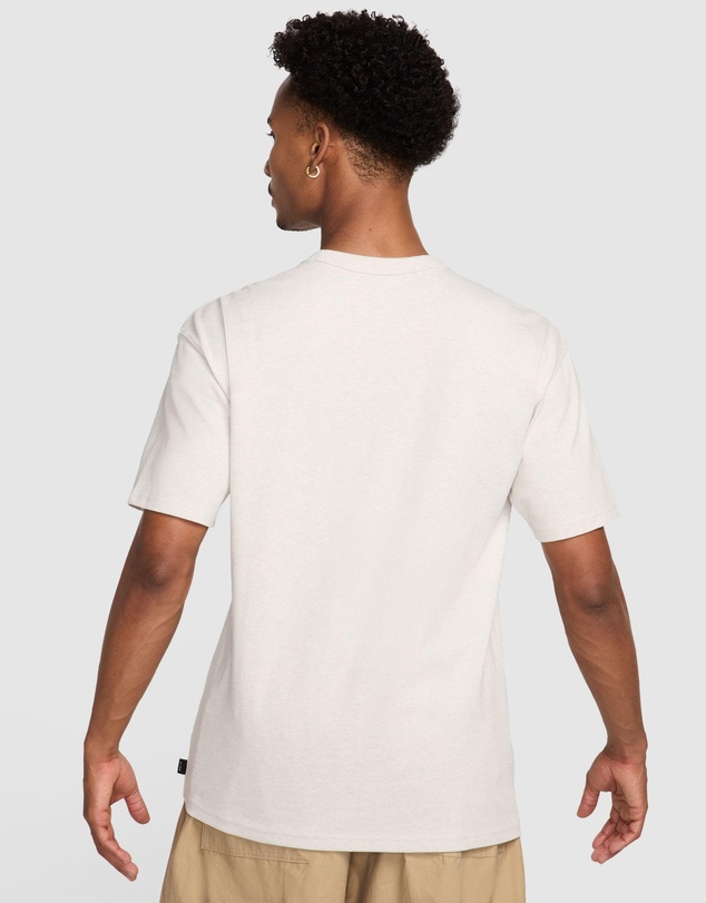 Nike - Sportswear Premium Essentials T-Shirt