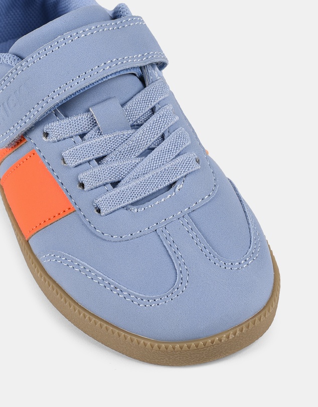 Kicks - Kennedy