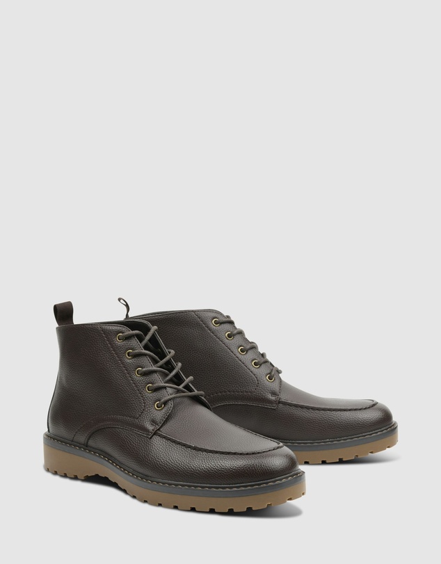 yd. - Travis Chukka Boot