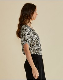 Betty Basics - Maui Tee