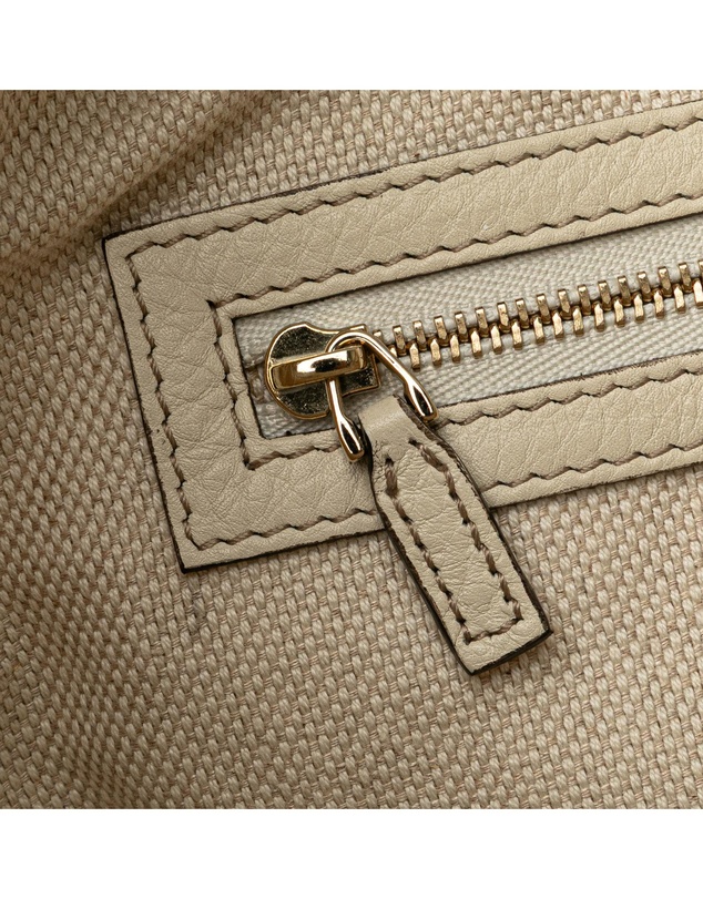 Pre-Loved by Azura Reborn - Pre-Loved gucci Elegant Leather Top Handle Bag with Tassel Accent for Sophisticated Style