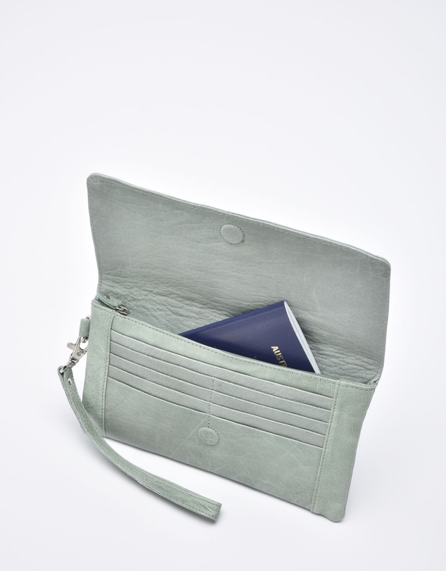 Cobb & Co - Wodonga Leather Wallet with Wristlet