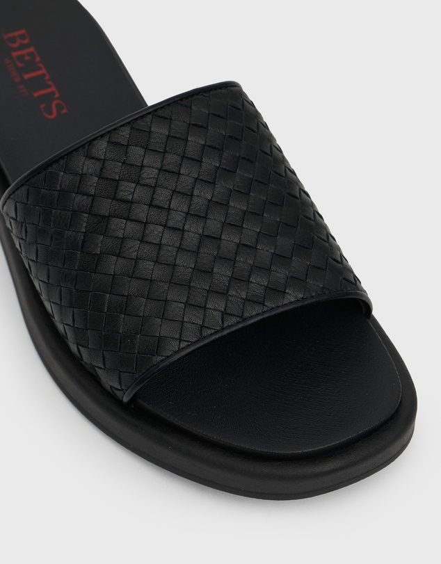 Betts - Wider Fit Bobbie Leather Woven Slides