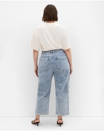 City Chic - Plus size Harley Fit Hazel Barrel Leg Jean - light wash