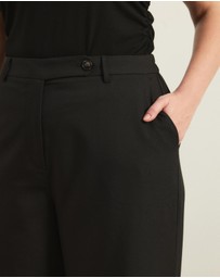Atmos&Here Curvy - Agnes Pleated Tailored Pants