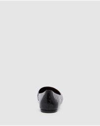 Nine West - Speakup