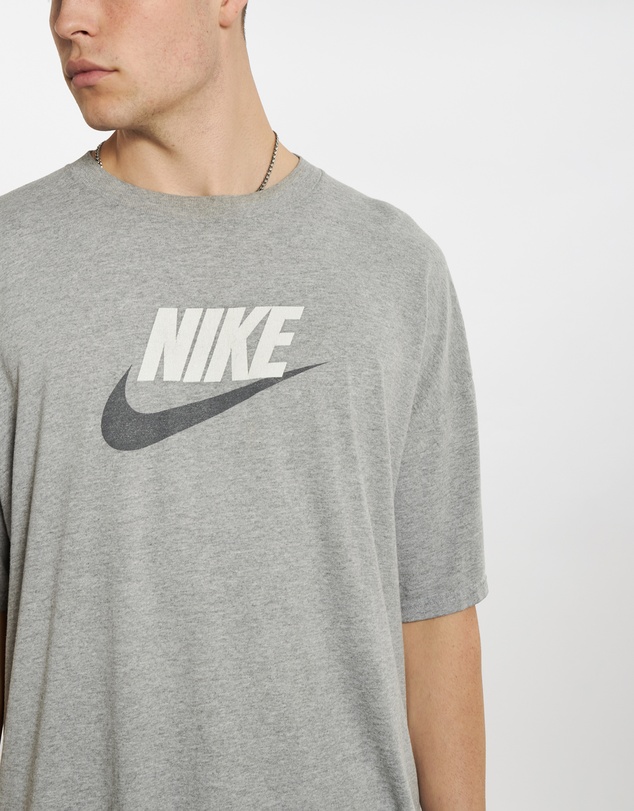 Vintage by The Real Deal - Pre Loved - 90s Nike Tee