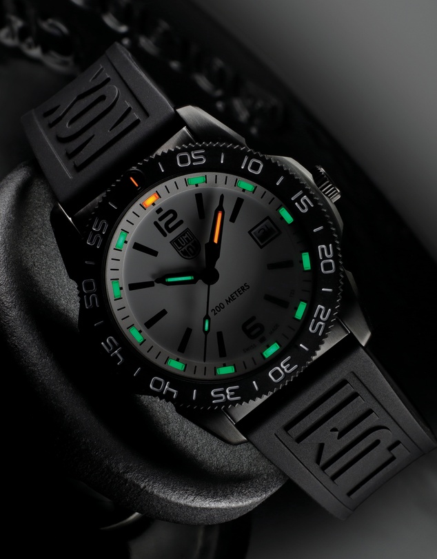 Luminox - Luminox Pacific Diver Ripple Diver Watch