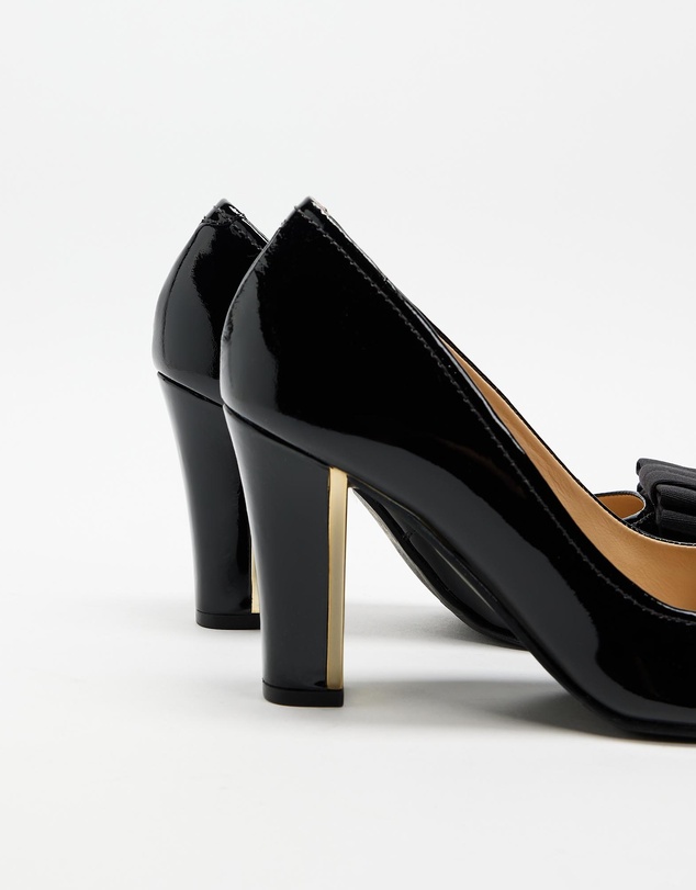 Nina Armando - Ade Heels