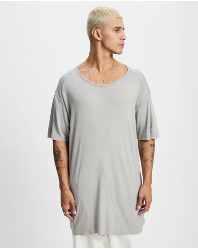 Surrounded By Ghosts - The Arsenic Relaxed Rib Knit Long Tail T-Shirt