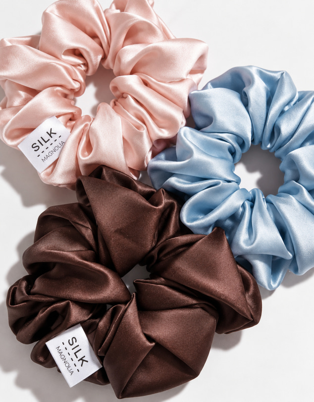 SILK MAGNOLIA - Mulberry Silk XL Scrunchie