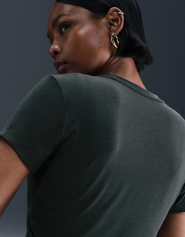 Nike - Sportswear Chill Knit Cropped T-Shirt