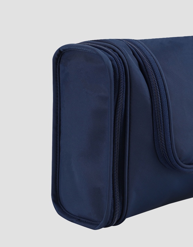Van Heusen - Expandable Hanging Toiletry Bag