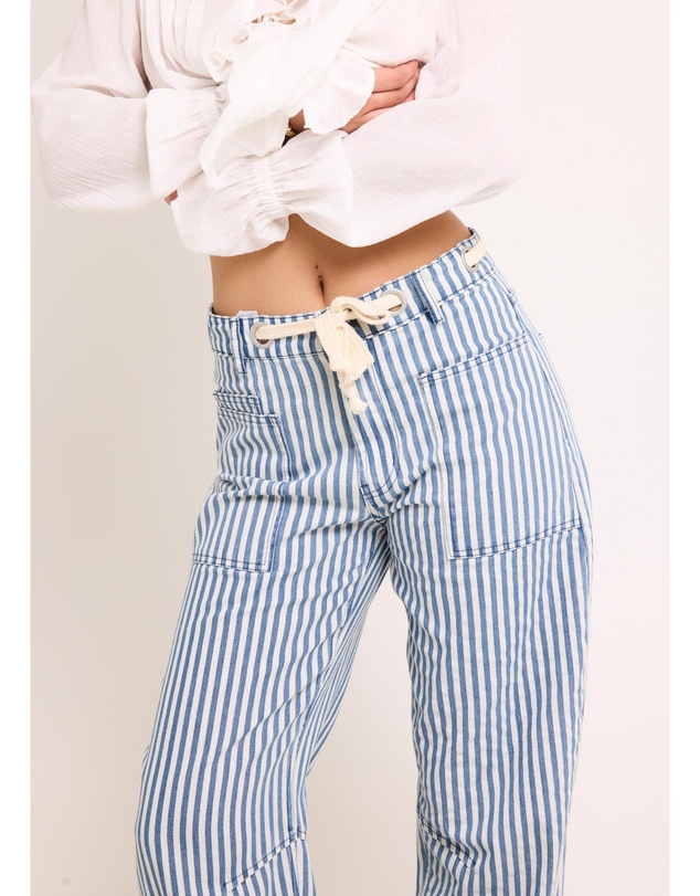 Subtitled - Laila Low Barrel Denim Jeans