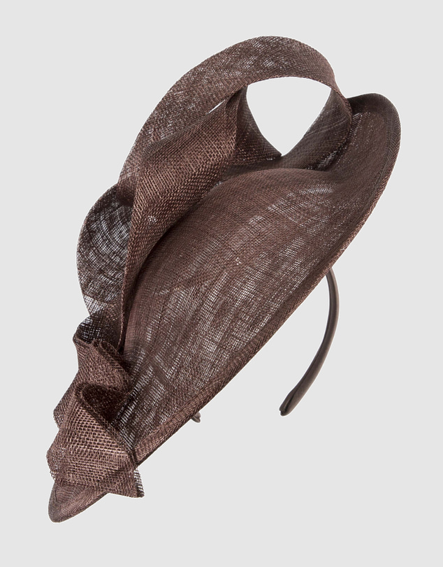 Max Alexander - Chocolate Plate Racing Fascinator