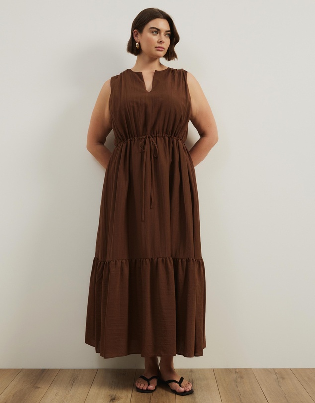 Atmos&Here Curvy - Verity Tiered V Neck Maxi Dress