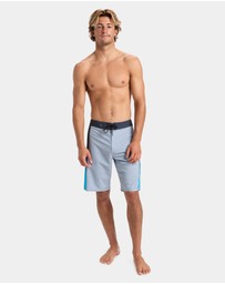 Quiksilver - Mens Surfsilk Holmes 20