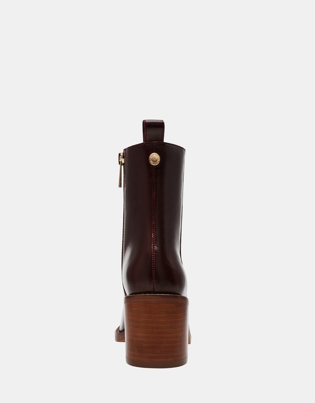 Steve Madden - Slender Brown Leather Boots