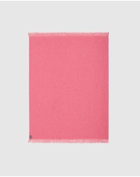 St Albans - Mohair Throw Rose