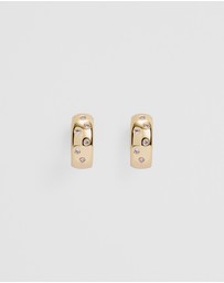 Country Road - Mara Crystal Hoop Earring