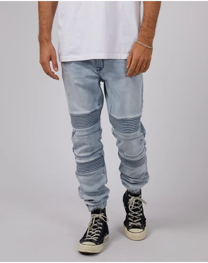 Silent Theory - Fang Moto Jean