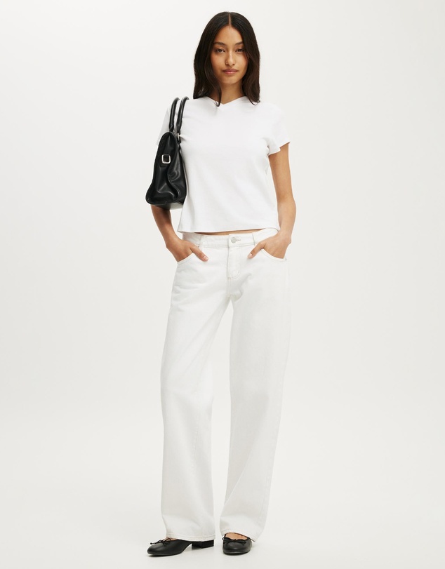 Cotton On - 90s Baby V-Neck Tee