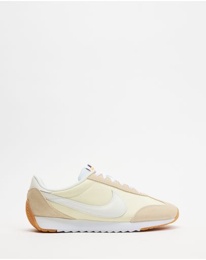 Sail, White, Gum Light Brown